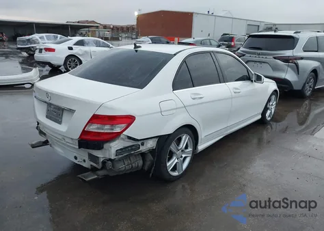 2010 Mercedes-Benz C 300 из США, поврежденный, VIN WDDGF5EB4AF495411